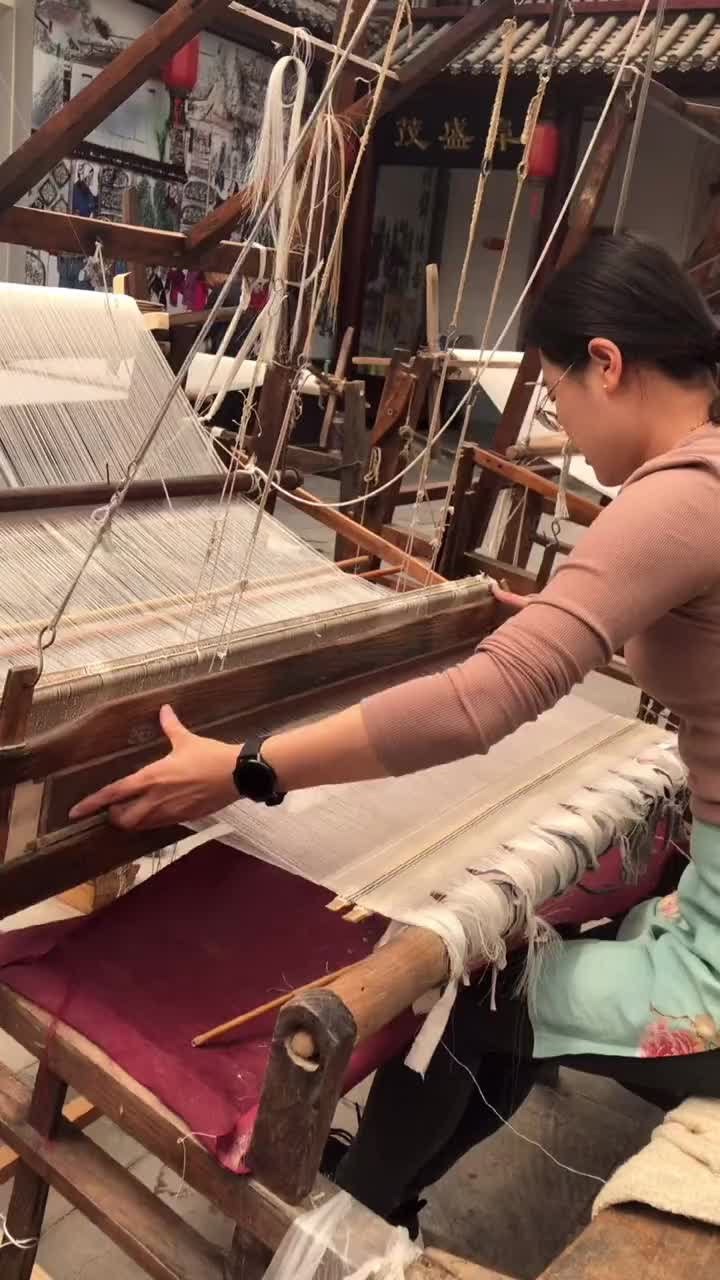 手工丝绸,不仅是一种手工艺,更是一种文化传承
