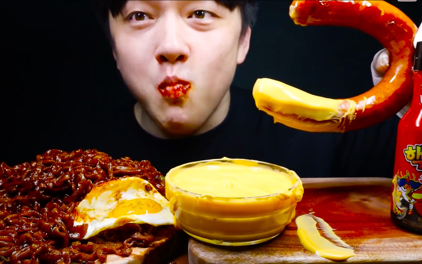 udt深渊巨口小哥6000辣度火鸡面酱炸酱面芝士酱波兰熏肠