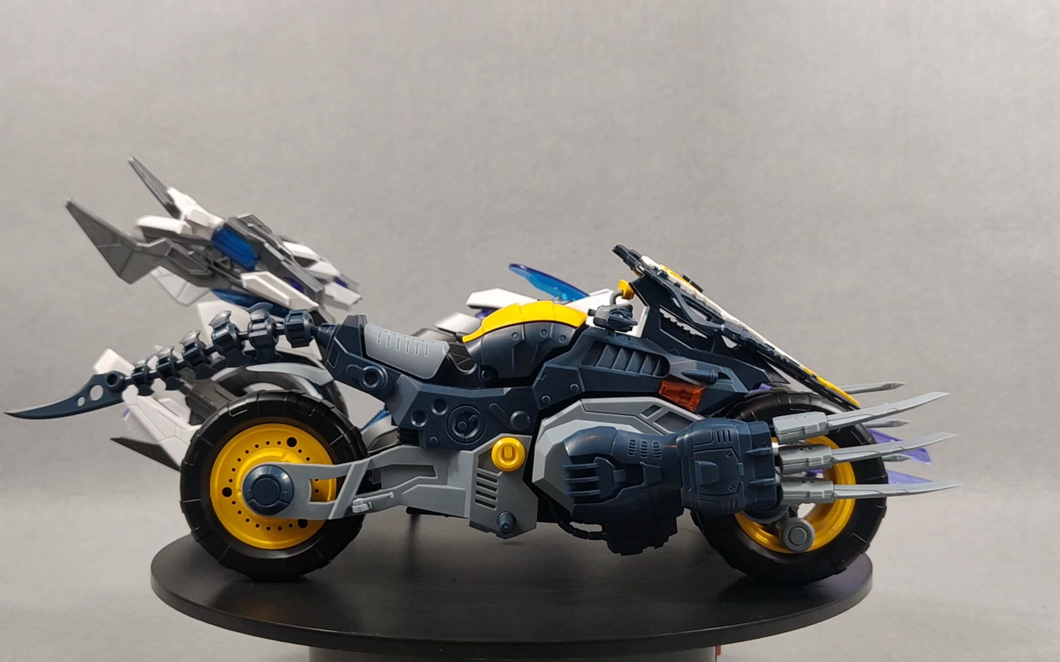 摩托机娘对比:将魂姬-马超 suyata艾丽娅,哪个小姐姐是你的菜