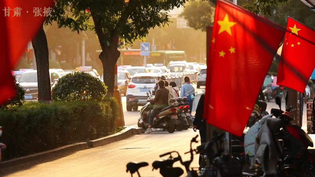 [图]我这苦难深重而又伟大的祖国新中国万岁！新中国万岁！新中国万岁！