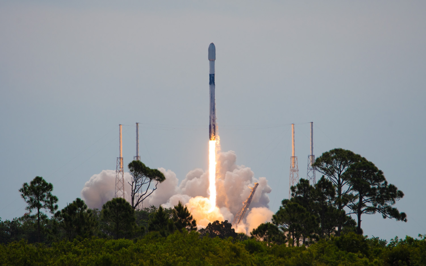 8手猎鹰9号成功发射第2批21颗迷你型二代starlink