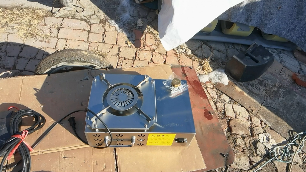 今天给成都市双流区网友测试一台便携式柴油灶分享一下