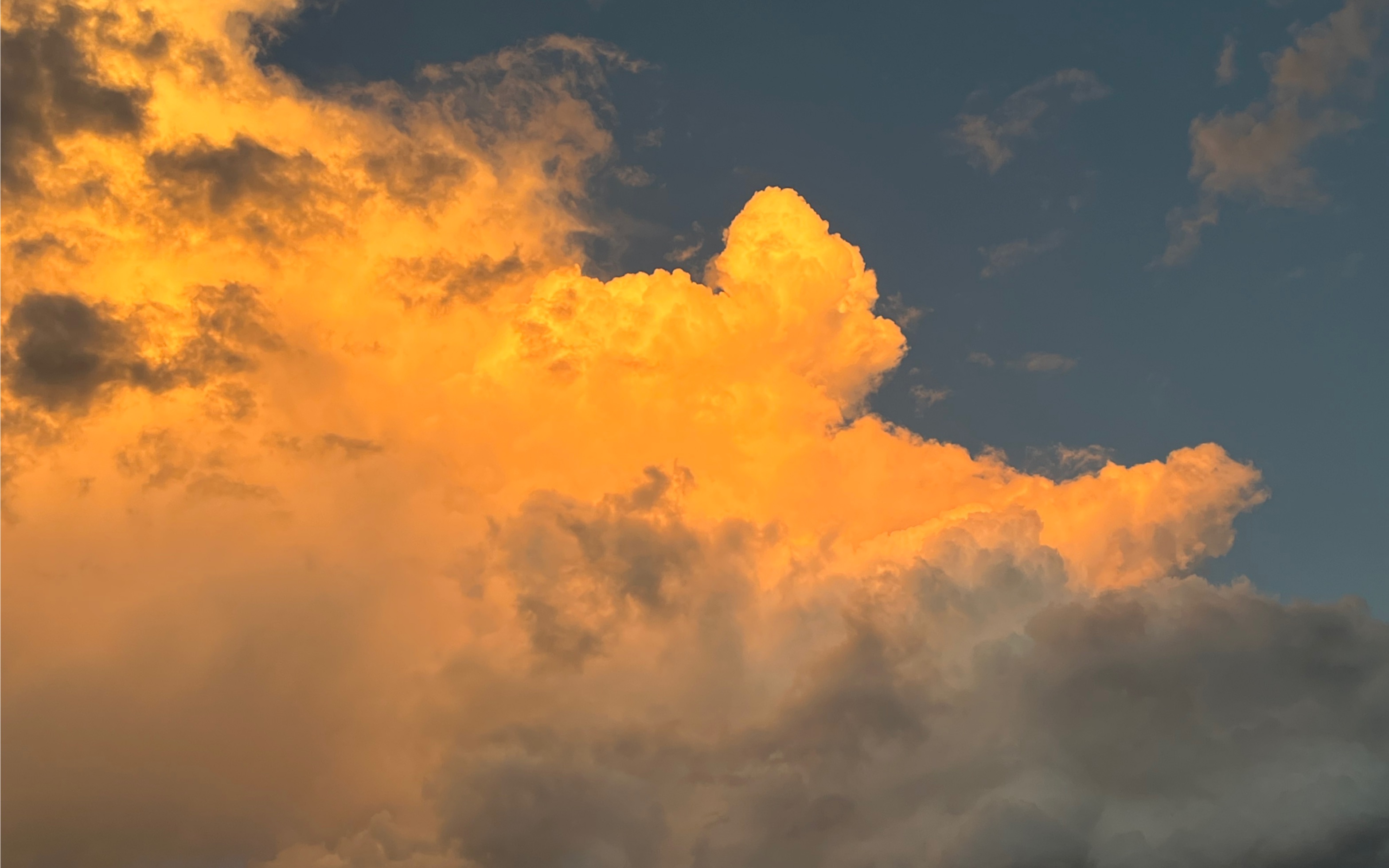 活动  你喜欢落日余晖映照的云吗?