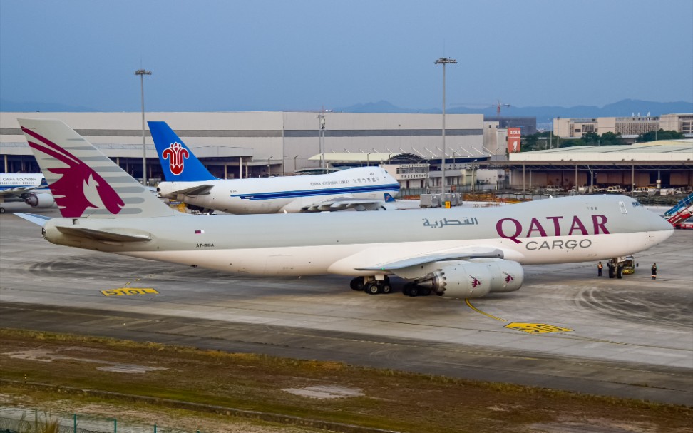 [图]全程拍摄 卡塔尔航空B747-8F A7-BGA白云机场推出和滑行离港。现场原声视频，感受747-8F的轰鸣