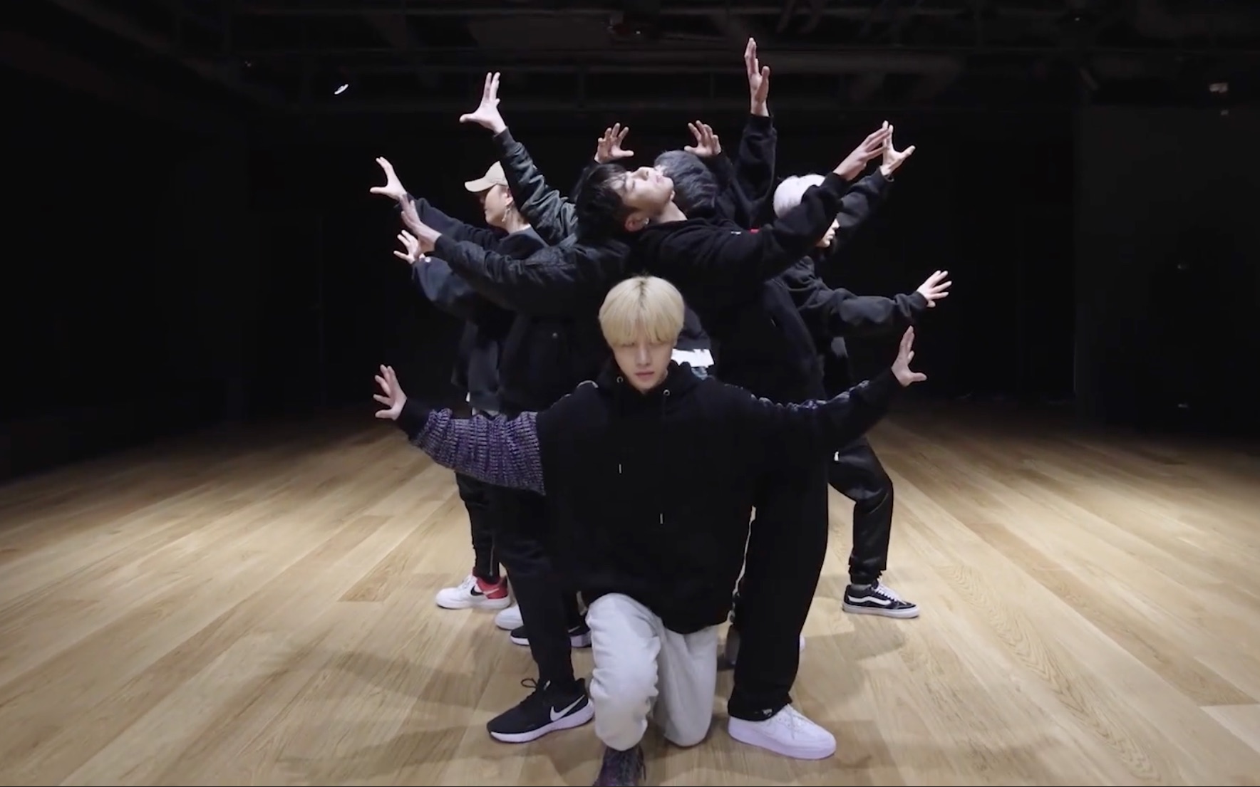 强行不尴尬字幕组ikononbehindthekingdom合集中字