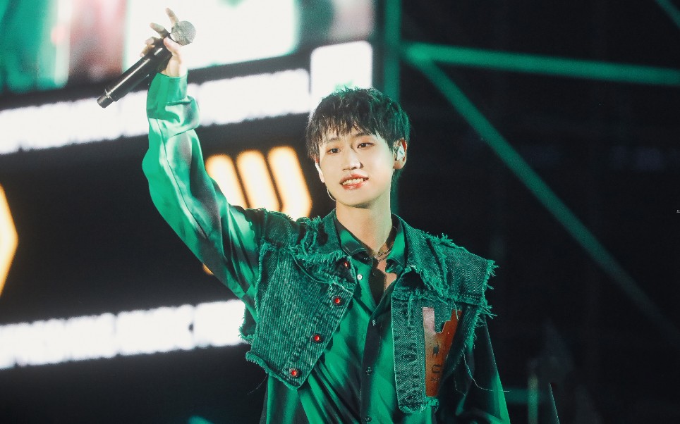 20220806郑州 ak刘彰《峰顶》后排侧拍