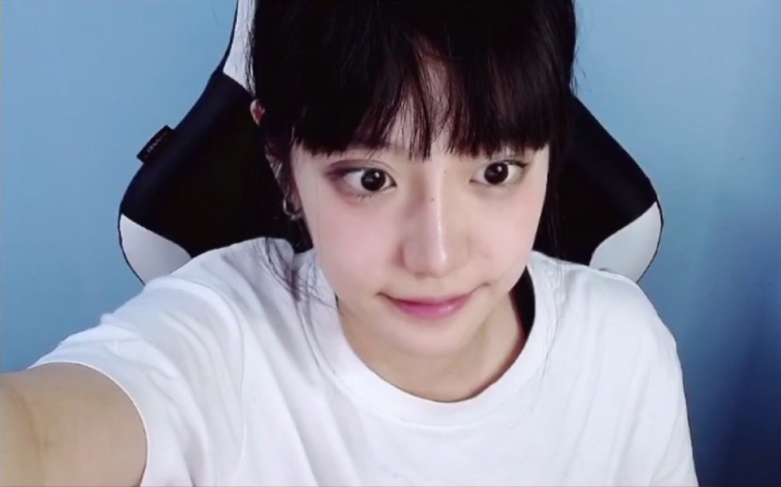 嘉子:摄像头也没了