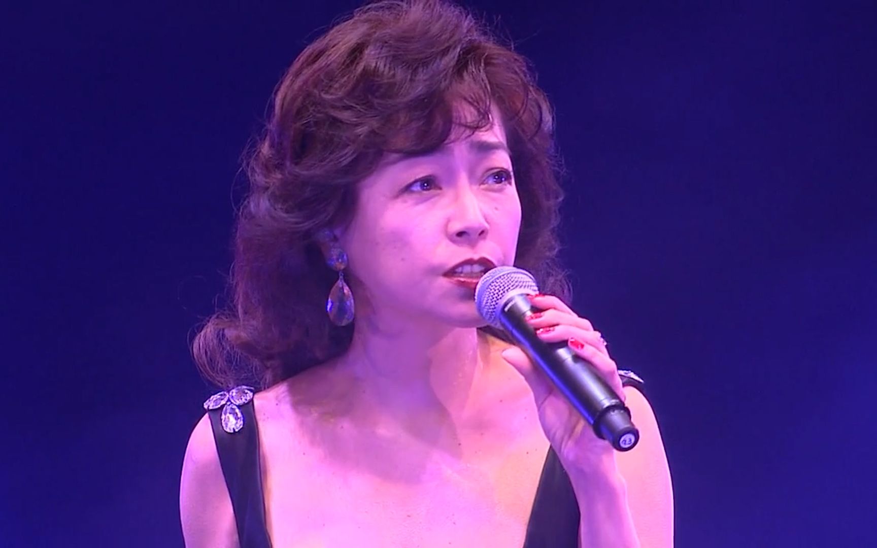 柏原芳惠《尽管是春天》,很好听的日语歌,单曲循环_哔哩哔哩 (゜-゜)