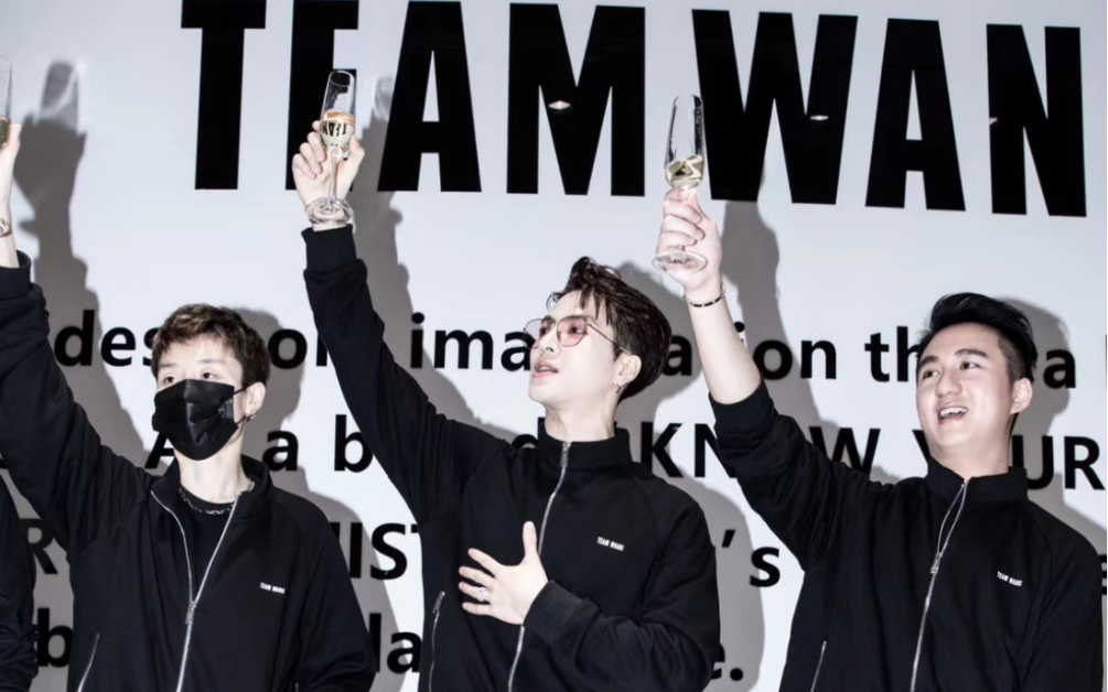 王嘉尔teamwang实体店开业火爆到夸张