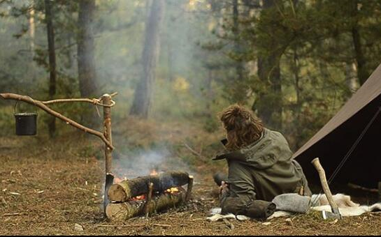 [图]丹麦小哥BUSHCRAFT 丹麦海边的松树林里过夜