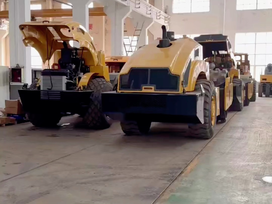 8吨压路机,洛阳压路机,双驱压路机,6吨压路