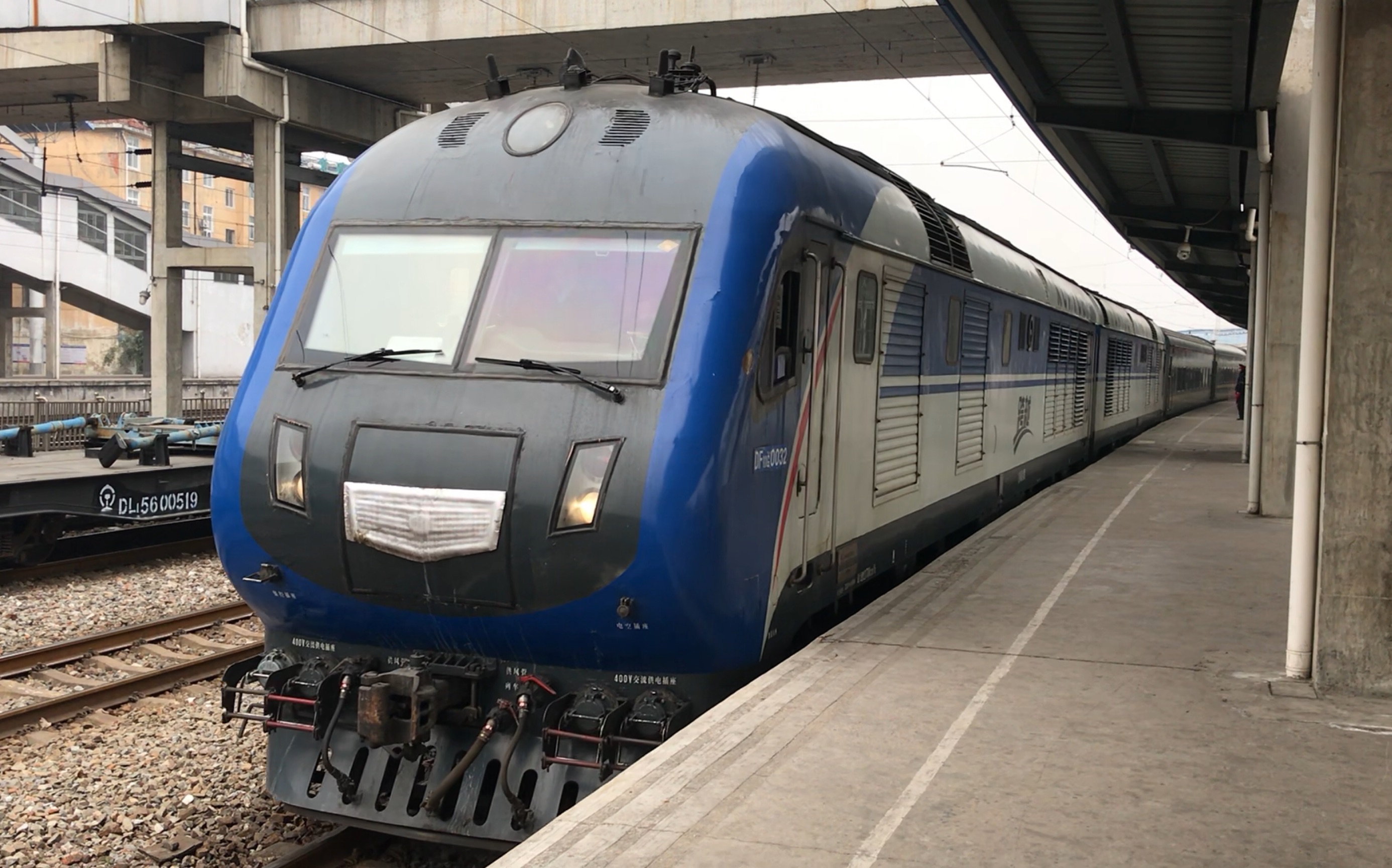 【2018】z4177孝感站7道停车