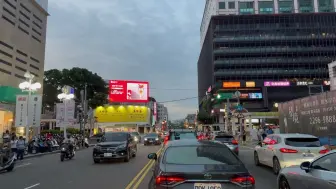 Download Video: 【4K 60FPS】驾驶在台湾台中市 国立台湾美术馆-逢甲夜市（2024.5）