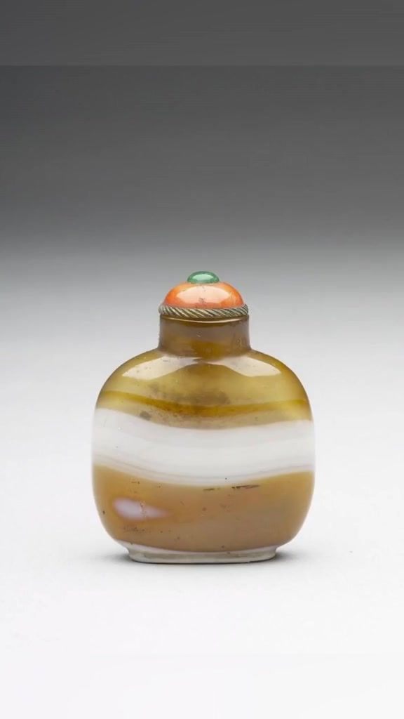 步步惊心里四阿哥曾经送给若曦一只内画鼻烟壶,那只鼻烟壶就是老十三