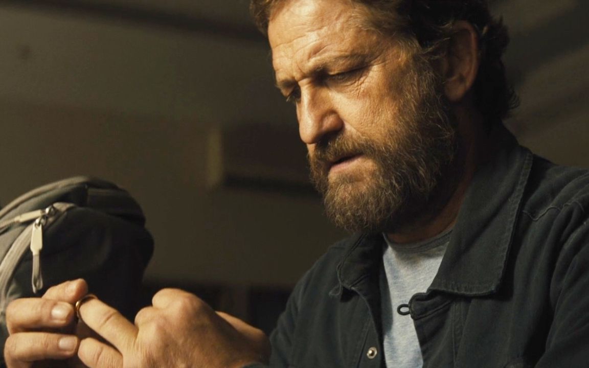 2023"陷落哥"最新动作片,特工身份暴露,被迫携翻译突破火线,强行杀