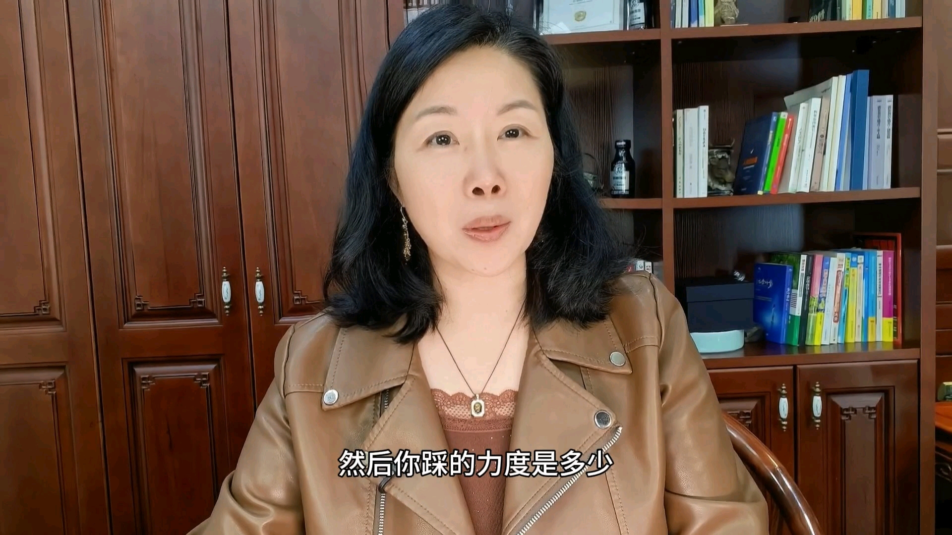 懂车帝测试尊界V800刹车踏板断裂，有三个问题还请懂车帝回答#尊界V800刹车踏板支架断裂##懂车帝#汽车测评