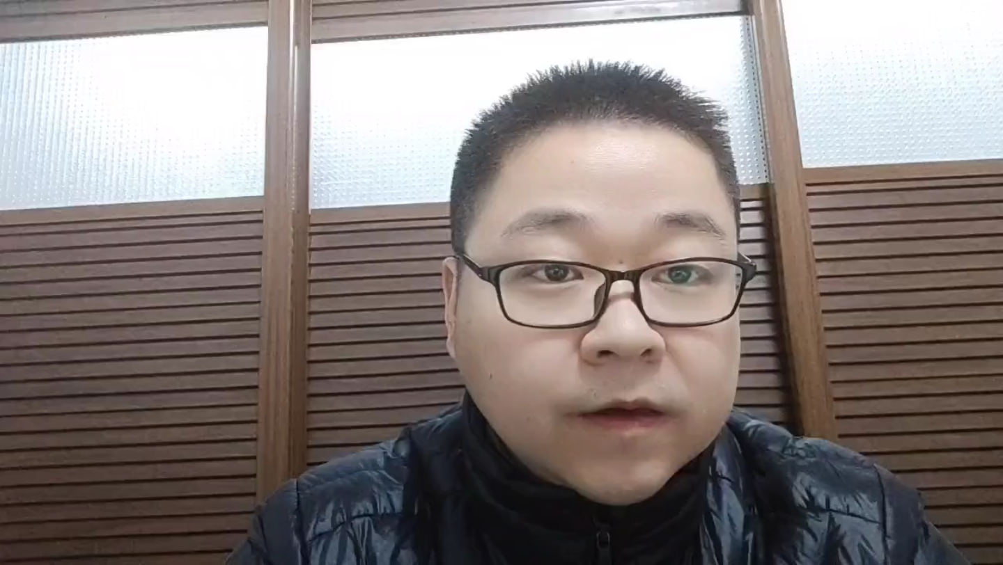 项立刚口吐芬芳言论火遍全网,为摩托罗拉反向带货精神可嘉