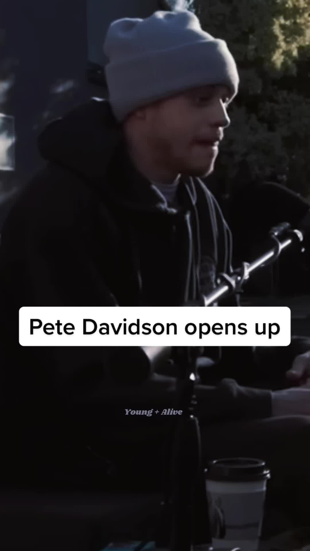 pete davidson因与幸福作斗争而变得脆弱