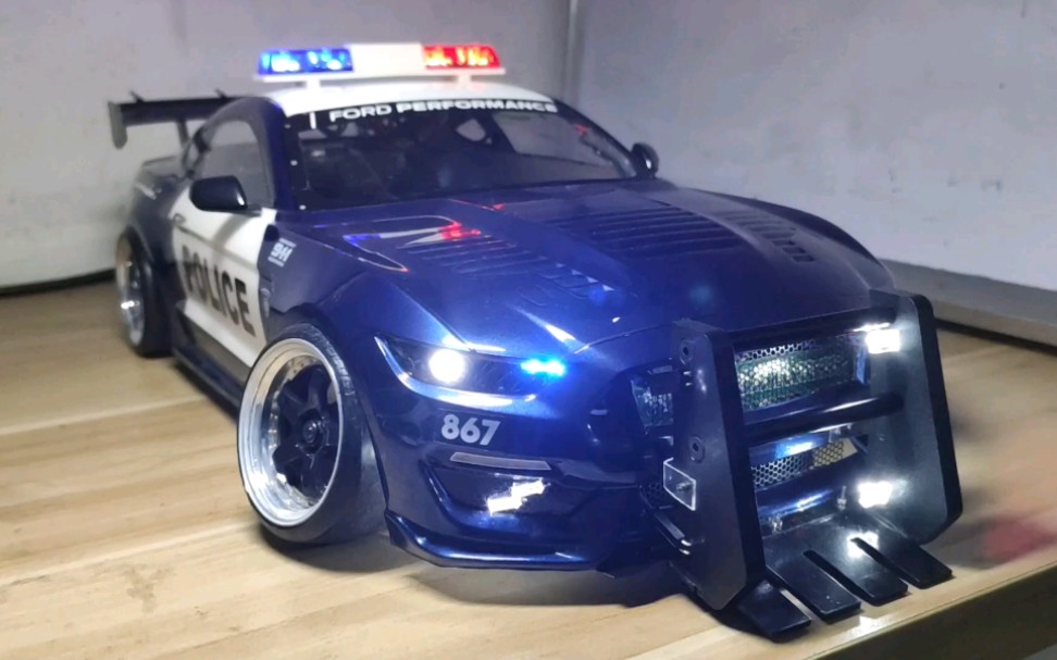 田宮1/10 野馬警車車殼 變形金剛5路障