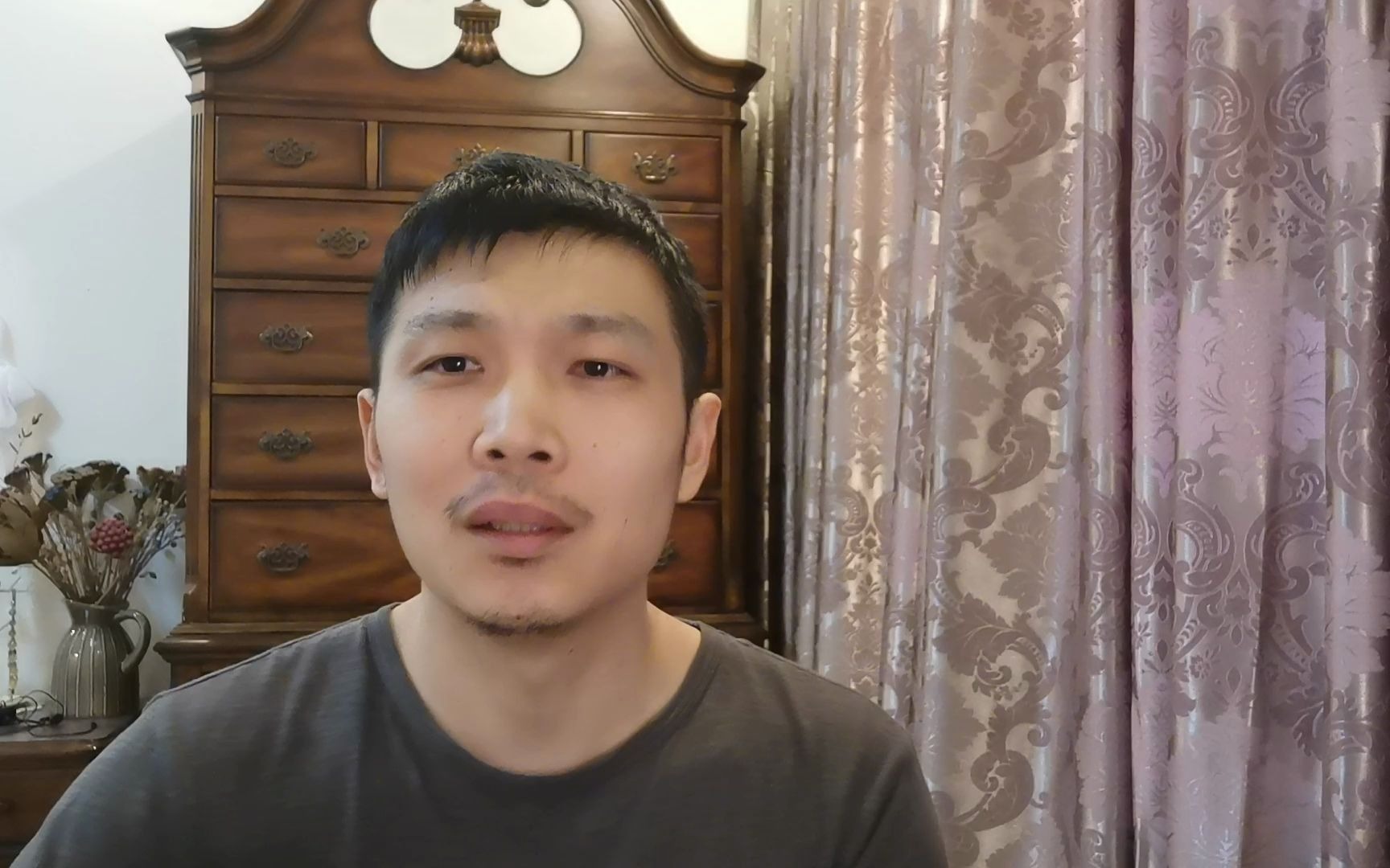 聊聊清华学弟书包误触学姐臀部这事直男应宽容看待