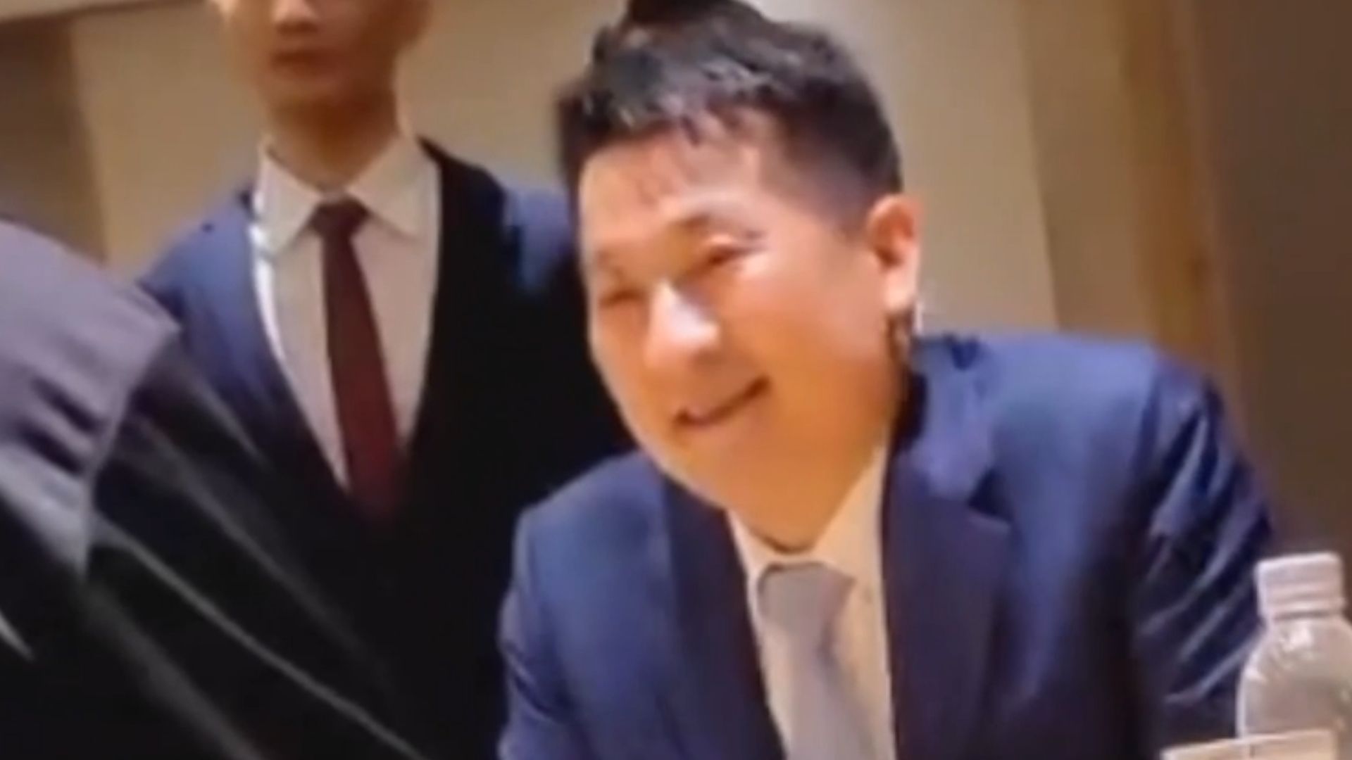 妙瓦底赌诈头目佘智江吃着饭被抓了 落网时嚣张妄言人脉能摆平