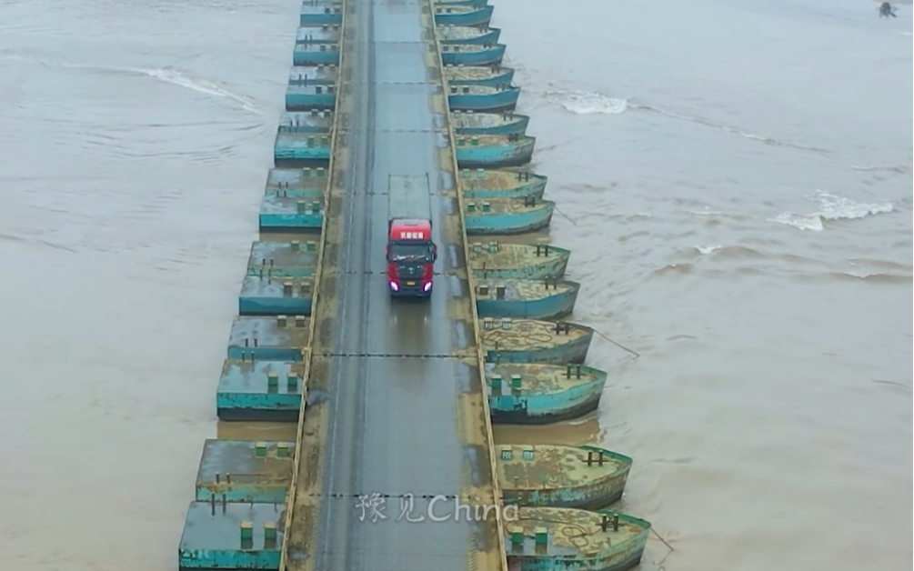 吴王浮桥,没有桥墩,却能承受大货车通行,真是一个敢建,一个敢开
