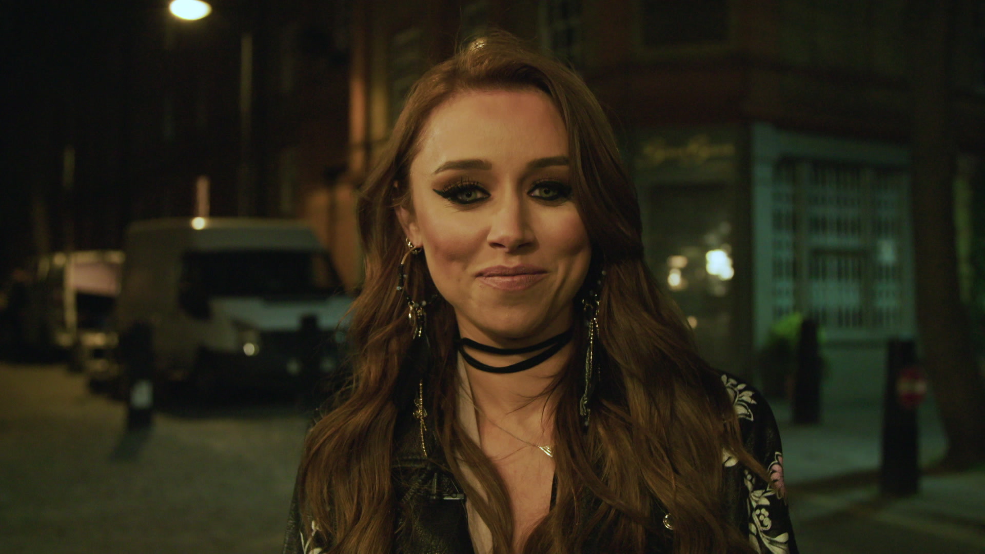 [图]Battlelines (Behind The Scenes) - Una Healy