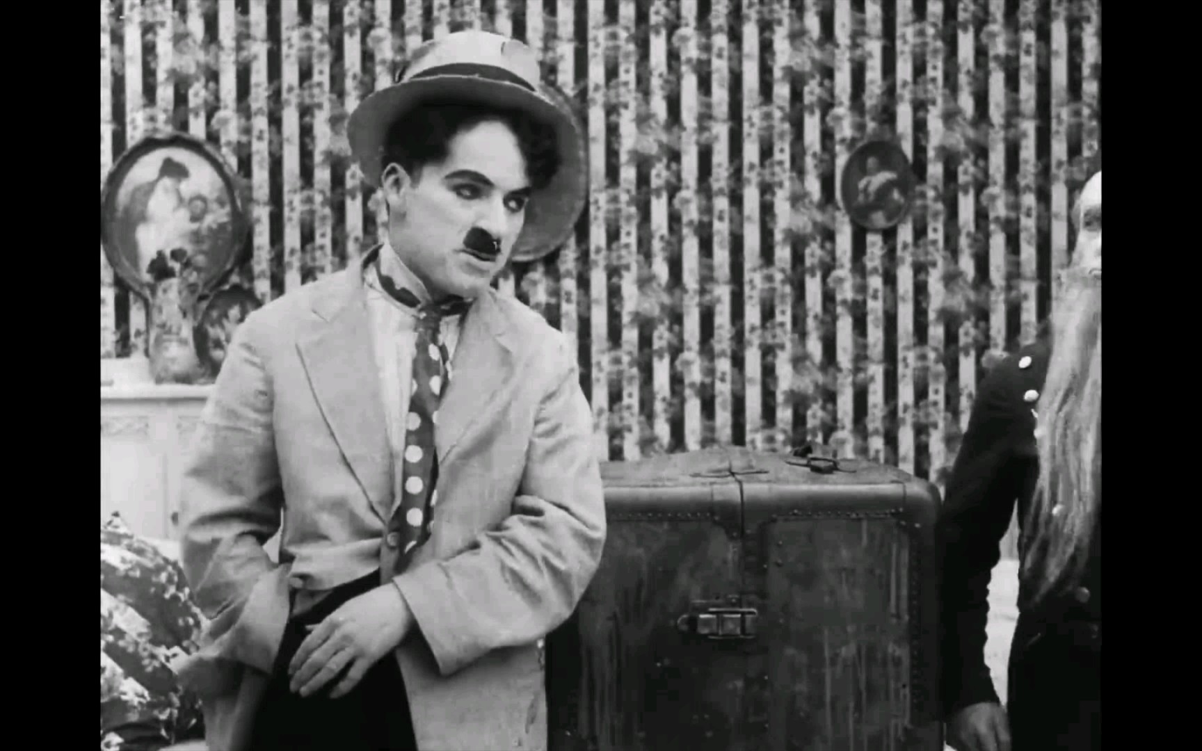 卓别林默剧经典thecure自动吃饭机片段油管搬运