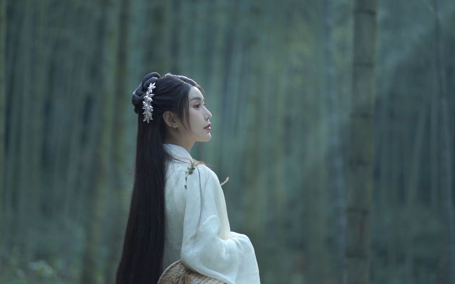 活动  【墨衣】我与春风皆过客 你携秋水揽星河