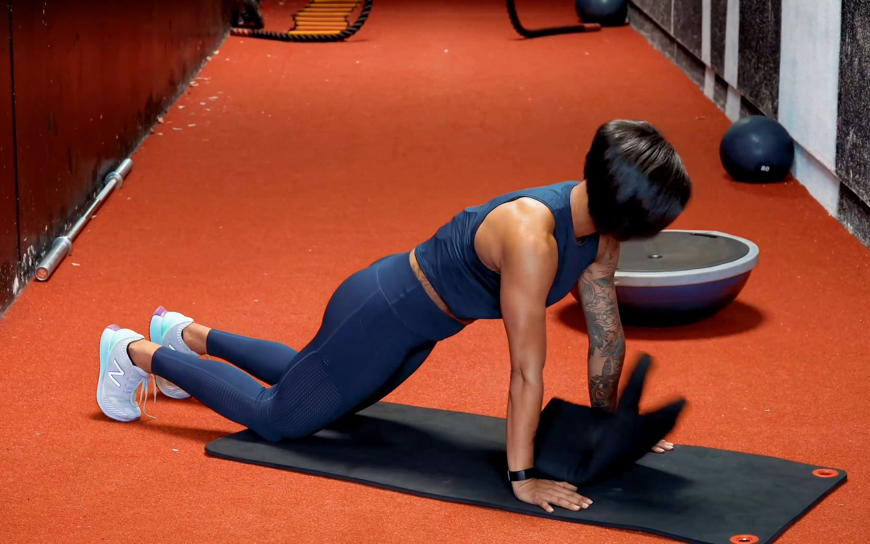 辣妈 massy arias 油管275万粉 女生如何突破俯卧撑 不错的思路 讲的