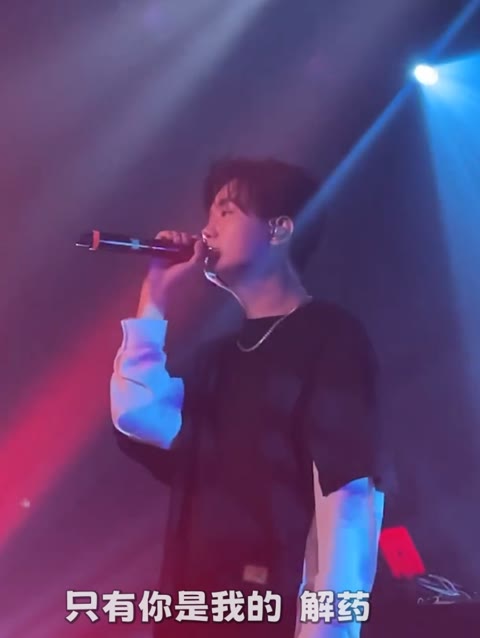 歌曲爆火,现场门票秒空? 宝藏歌手"队长"的歌你一定听过!