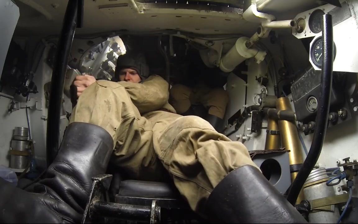 驾驶t34坦克战斗是什么场景让我们来看看驾驶员的感受