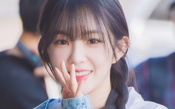 【裴珠泫】231012久违的飞日本一个人机场!麻花辫好温柔!