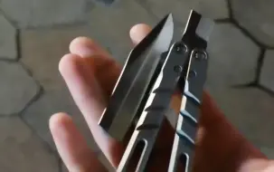 Tải video: 【balisong】烟绘 让你嘚瑟 断了吧（嘲笑）