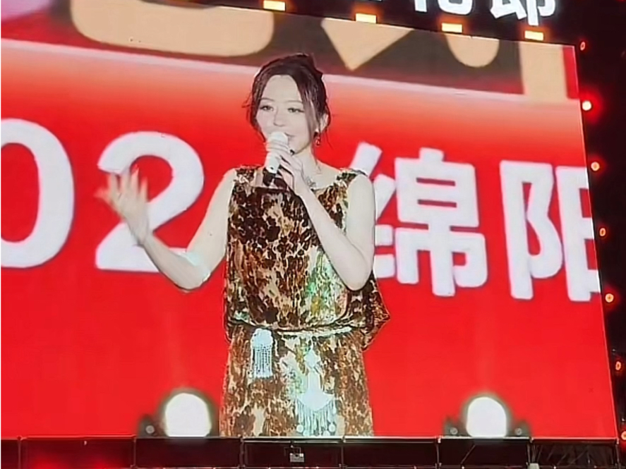 张靓颖】何德何能在商演听到她清唱《阿根廷别为我哭泣》《一定要幸福