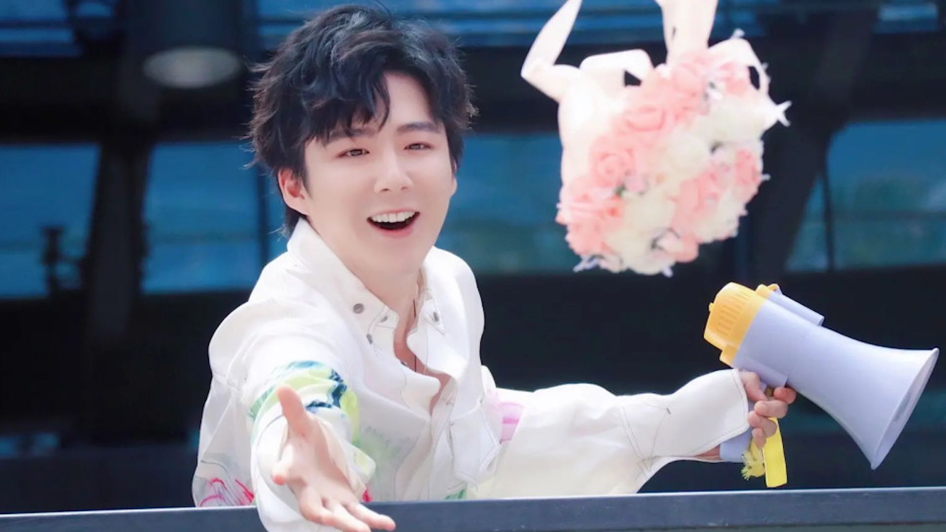 刘宇宁直播承认曾经结过婚,离过婚,没生过小孩,向前妻公开道歉