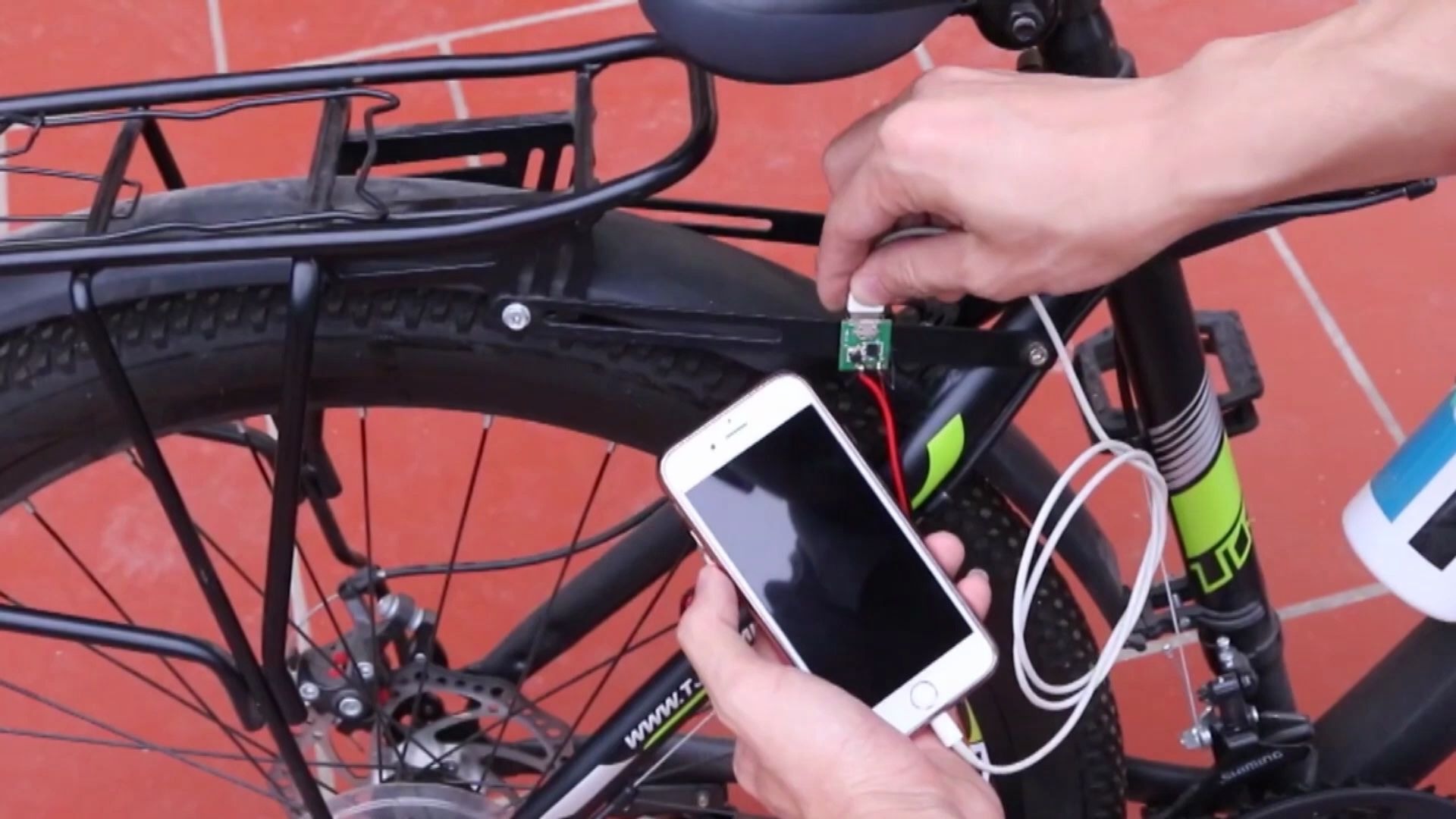 ndahack实用小创意diy自行车小型发电机可以给手机充电