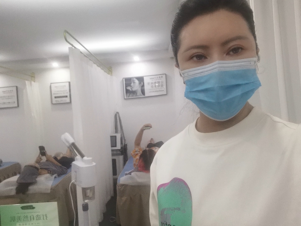 今天做了17个顾客,7老顾客,10个新顾客,营业额1400