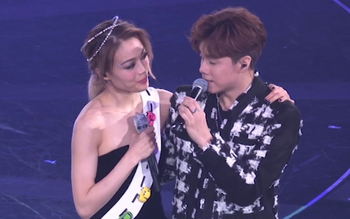 《樱花树下》容祖儿&张敬轩 pretty crazy