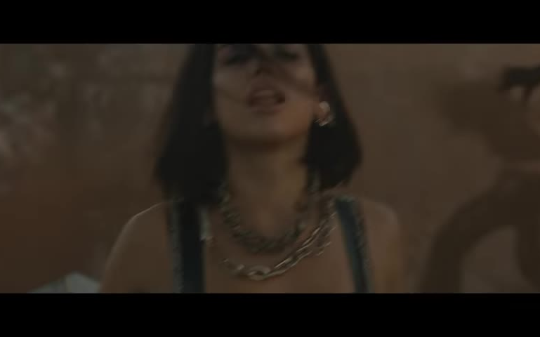 [图]Dua Lipa-Swan Song(来自—艾丽塔：战斗天使)[官方音乐MV]