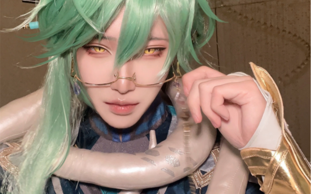 家人们这个蛇瞳!真的不是p上去的呜呜