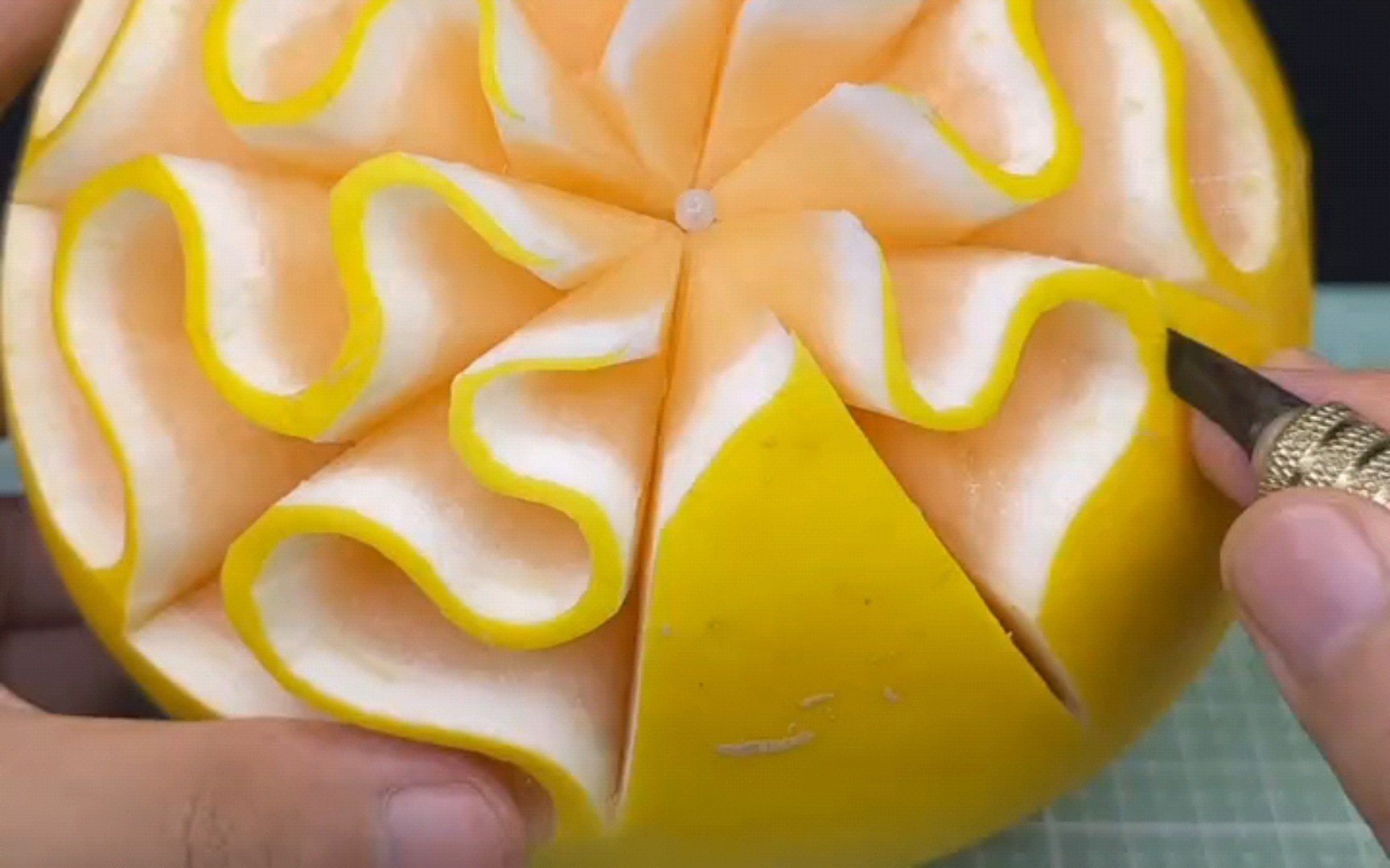 哈密瓜雕刻艺术