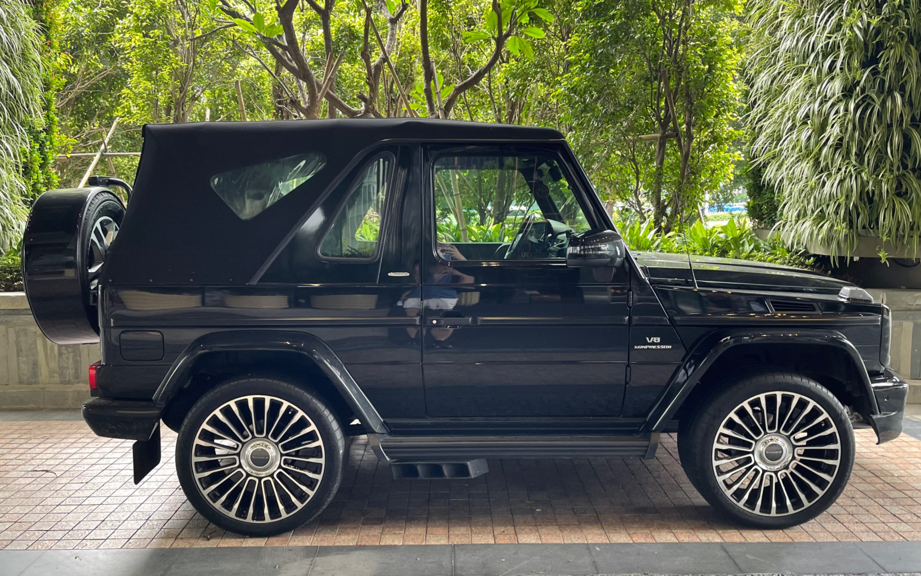 可玩性超高的敞篷硬派越野大玩具软顶敞篷机械增压双门奔驰g