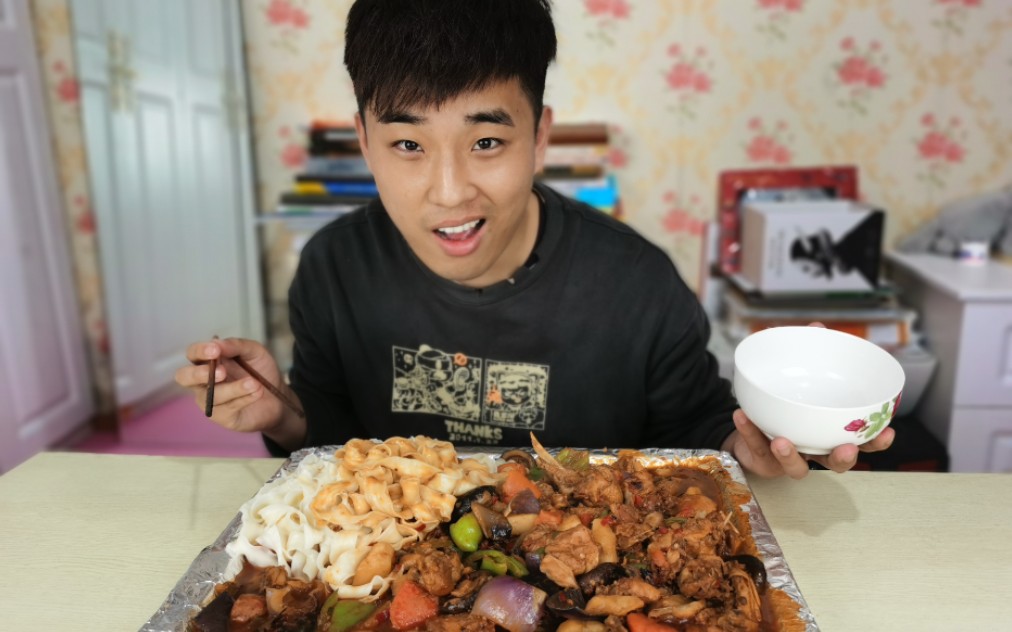 跟买买提大叔学做的新疆大盘鸡,味道太棒了!