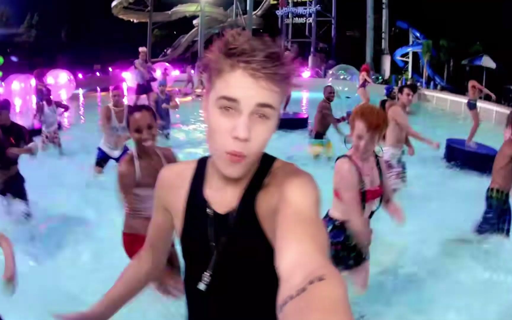 [图]Justin Bieber - Beauty And A Beat ft. Nicki Minaj 贾斯汀比伯高清MV