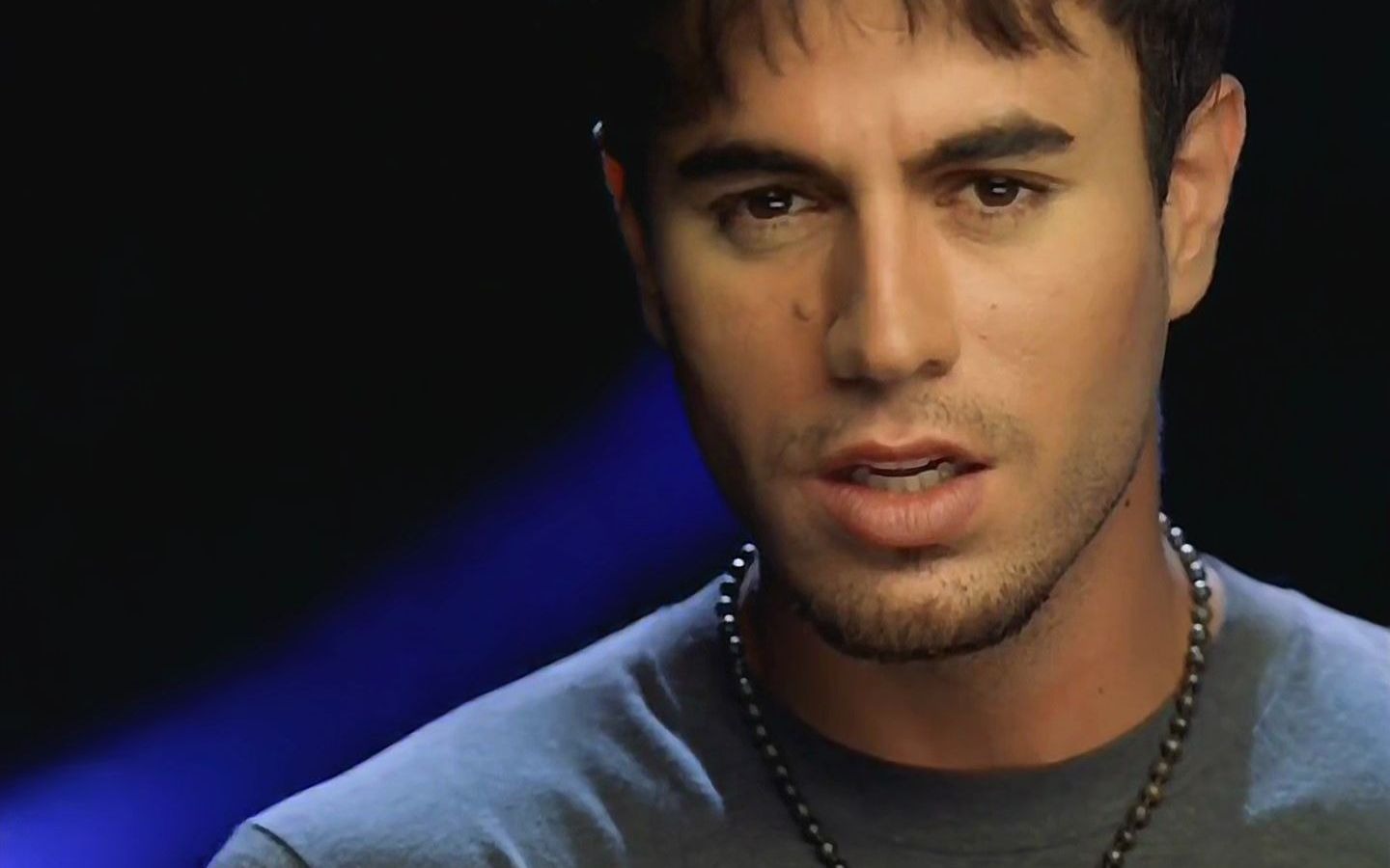 [图]【1080P】Enrique Iglesias - Maybe