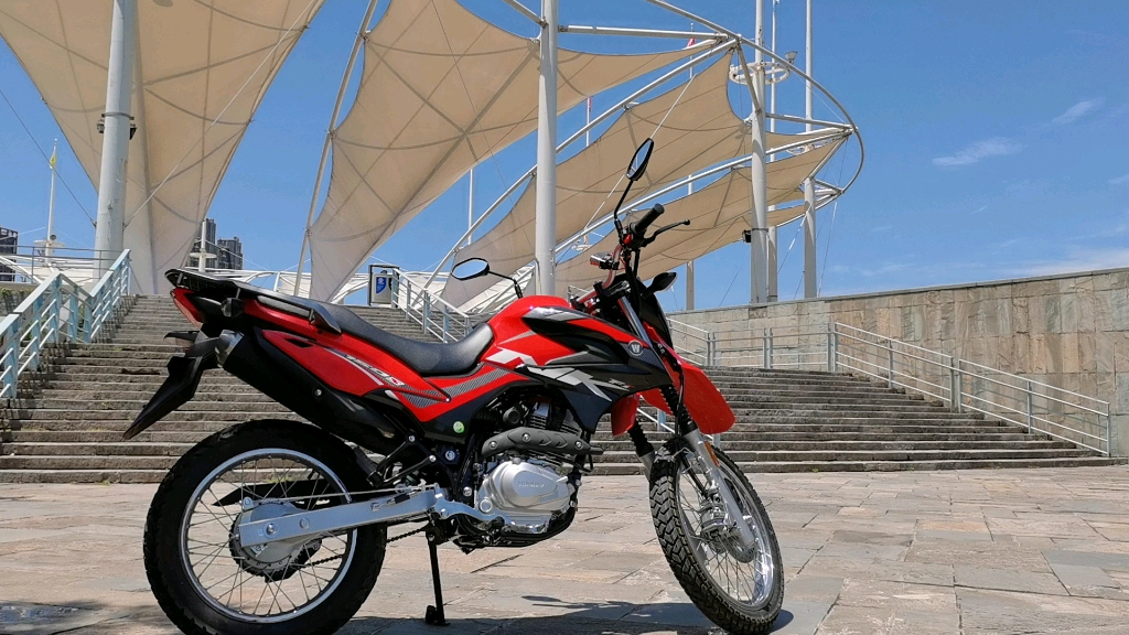 豪爵nk150s abs版本,上下台阶演示,刚开始不熟练,前几次没成功,后面