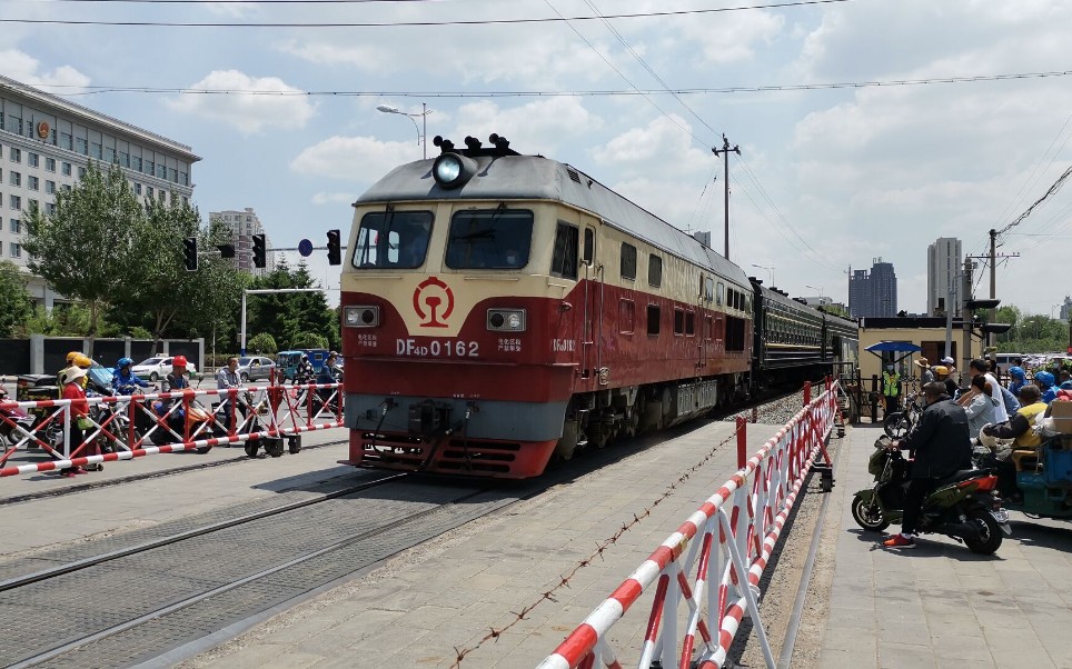 辽源铁路k7522梅河口四平通过四梅线80km道口