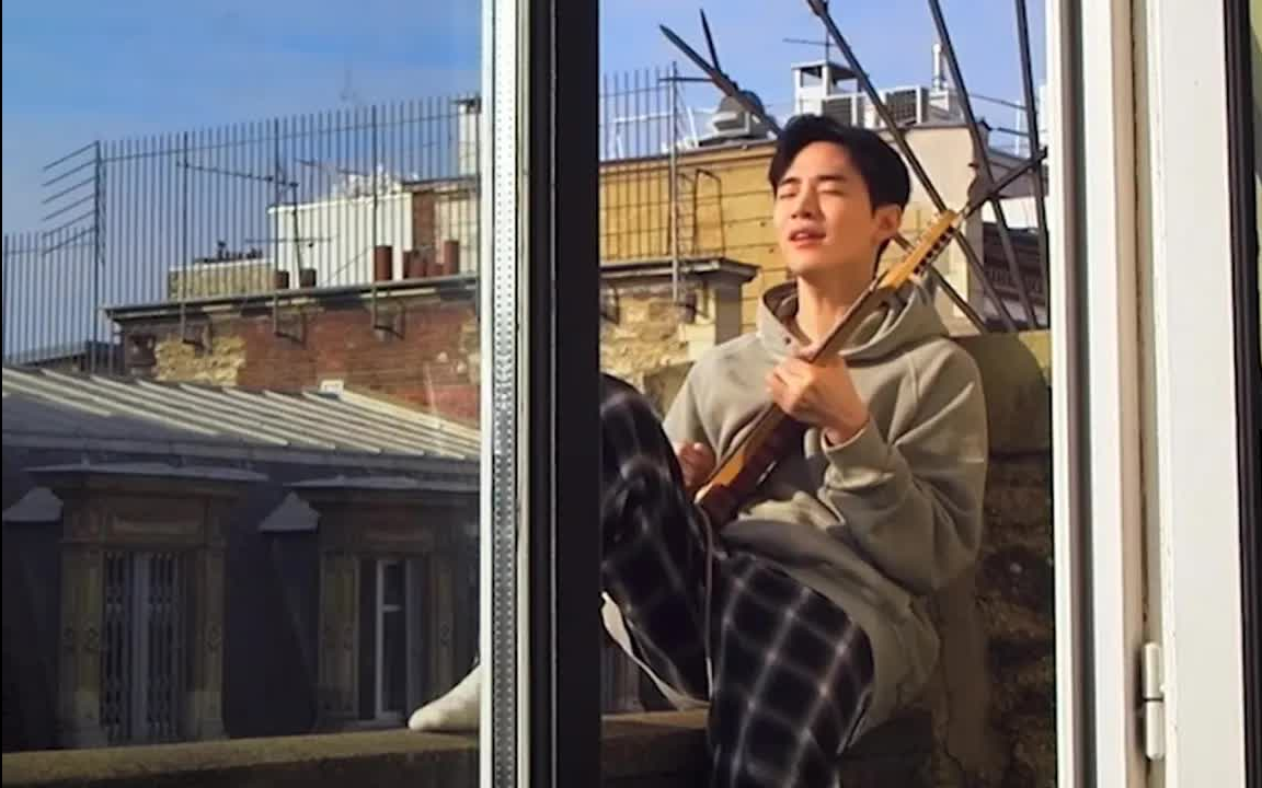 [图]Henry🎶🎸在巴黎的Moonlight也太好听了吧😍