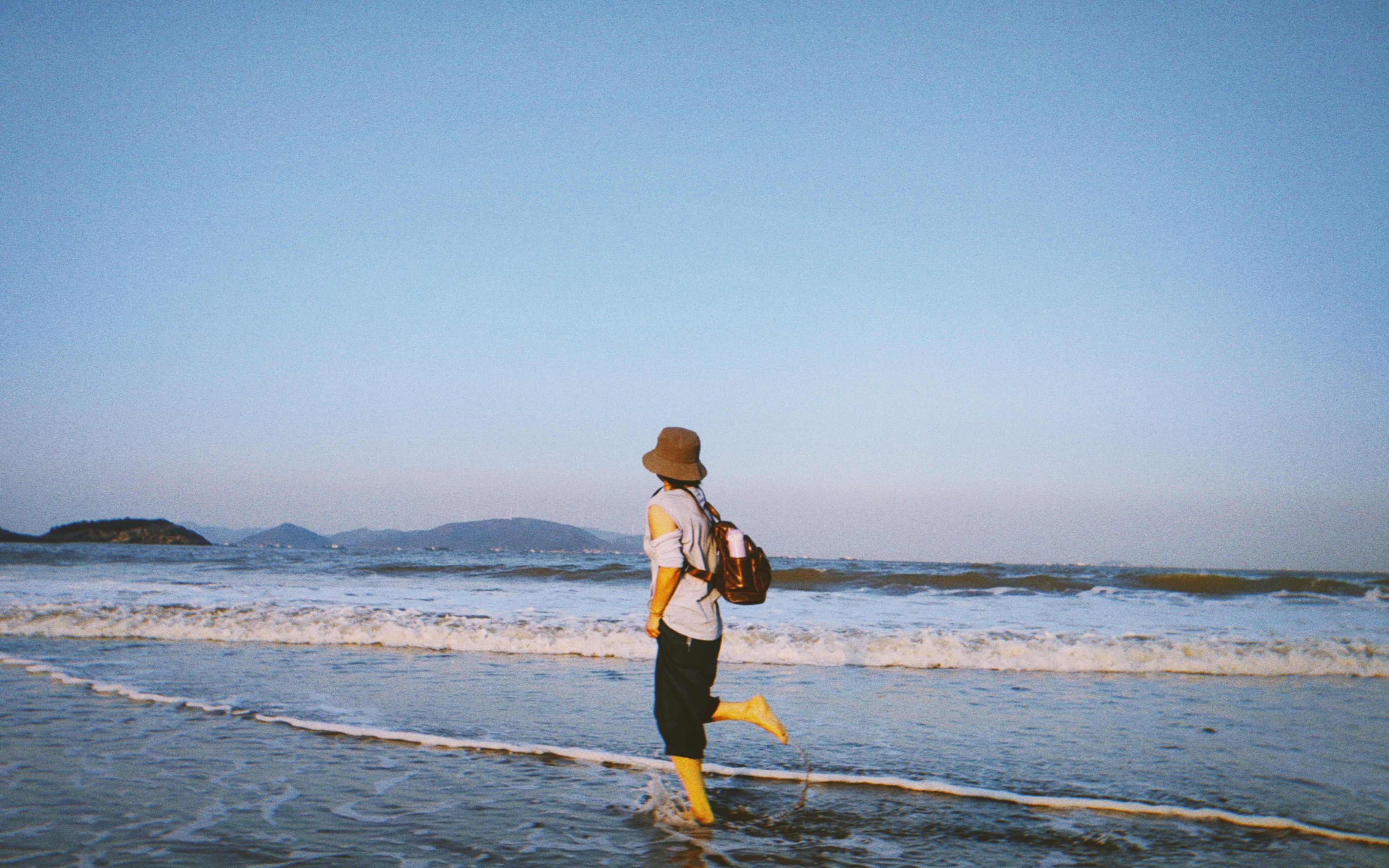 【vlog】 象山 | 总要在夏天的海边放肆奔跑吧,感受海浪抚摸脚背的